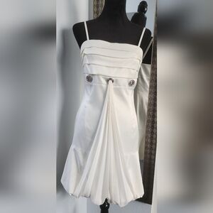 Chic White Pleated Mini Dress Size 40 Fabrique In France